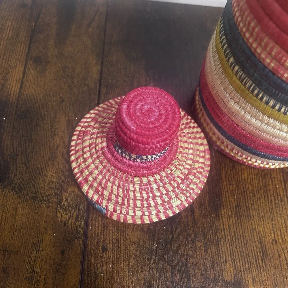 Artist Basket Tightly Woven Sweet grass Colorful Coil With Lid and Glass Insert